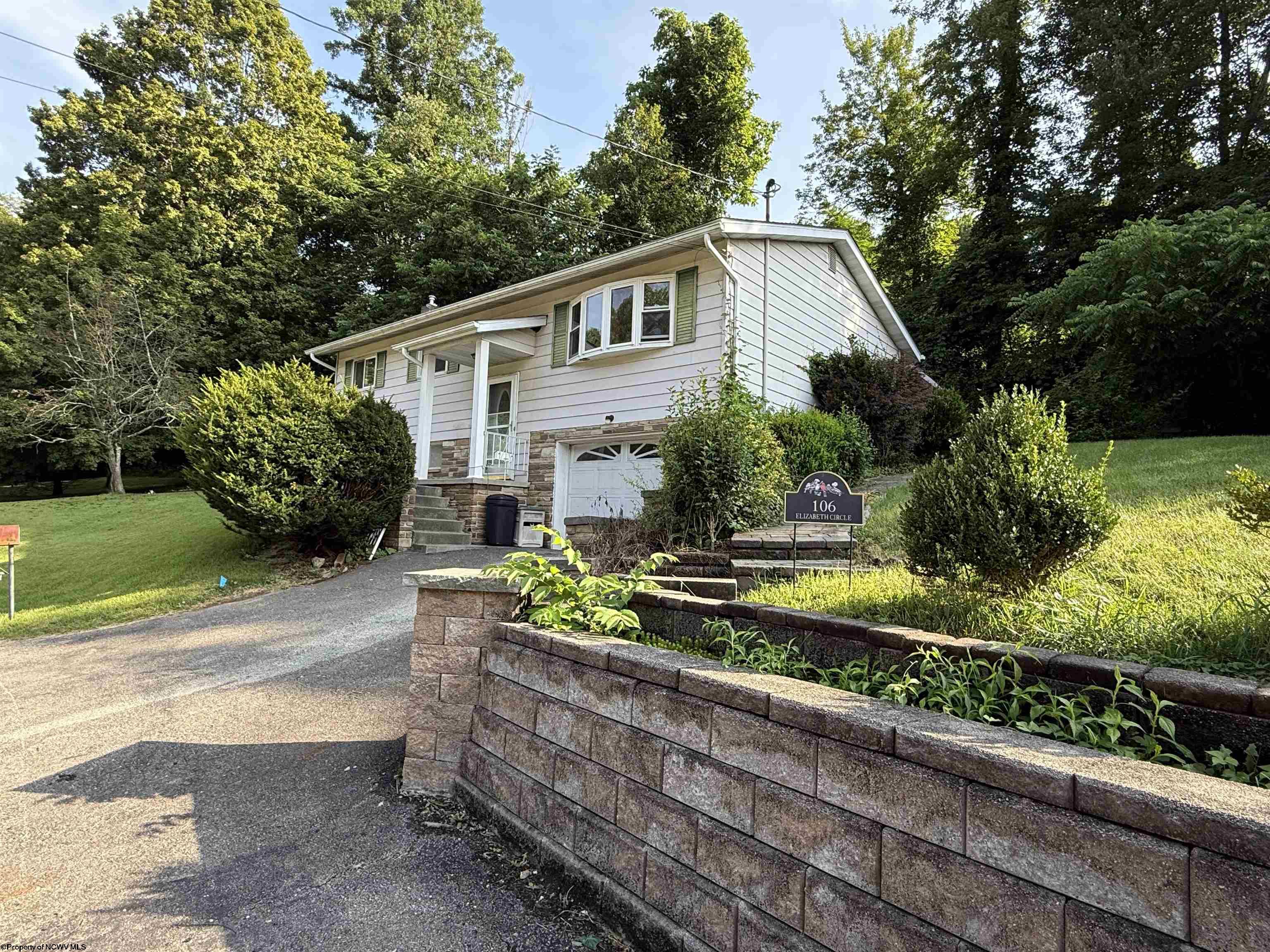 106 Elizabeth Circle Kingwood WV 26537