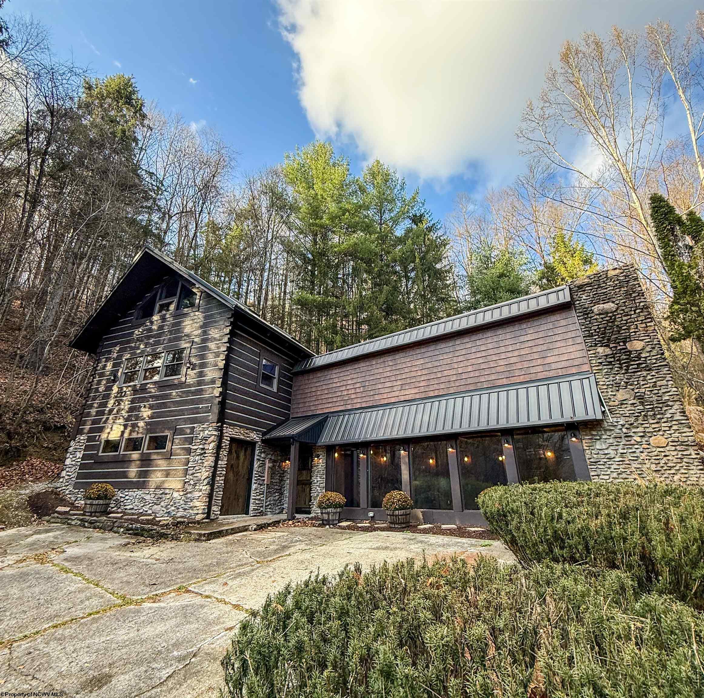 6867 Seneca Trail Parsons WV 26287-0000