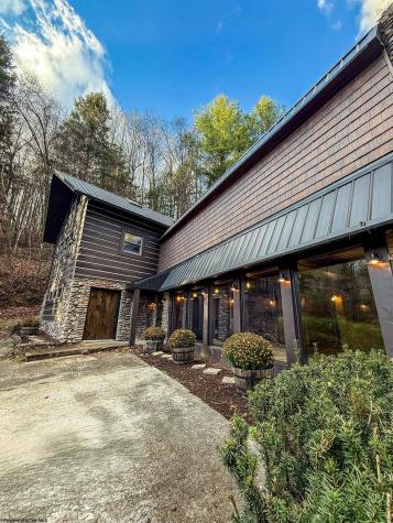 6867 Seneca Trail Parsons WV 26287-0000