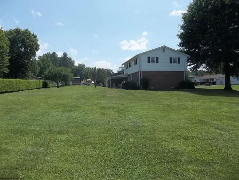 101 Homewood Drive Elkins WV 26241