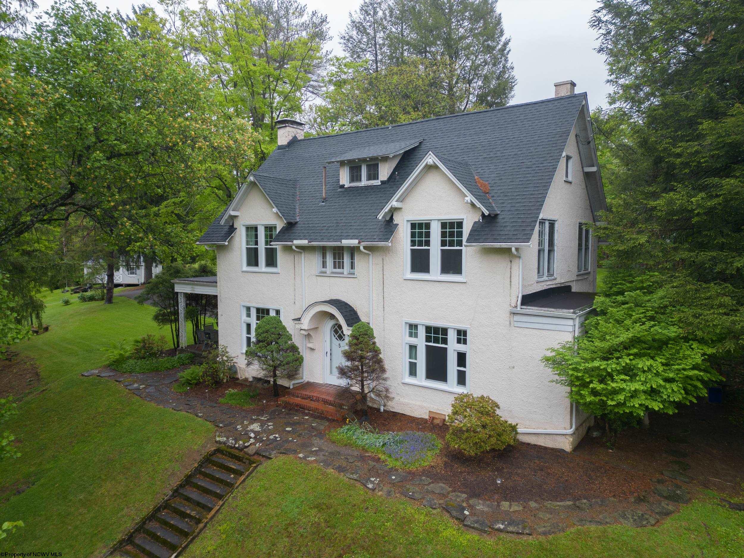 5 Woodside Drive Fairmont WV 26554