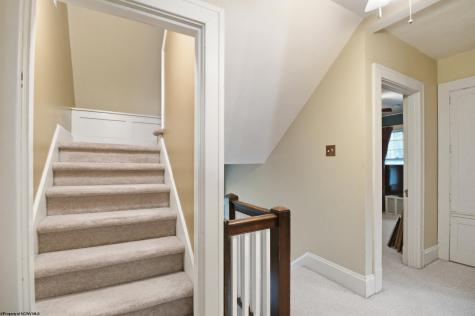5 Woodside Drive Fairmont WV 26554