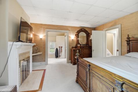 5 Woodside Drive Fairmont WV 26554