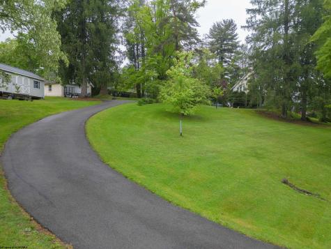 5 Woodside Drive Fairmont WV 26554