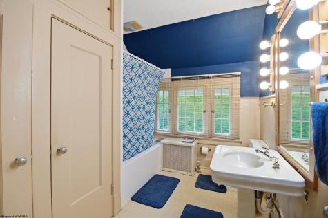 5 Woodside Drive Fairmont WV 26554
