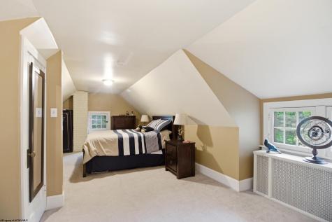 5 Woodside Drive Fairmont WV 26554