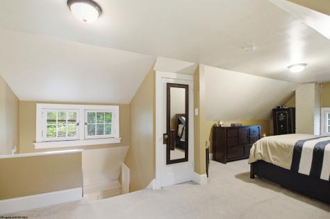 5 Woodside Drive Fairmont WV 26554