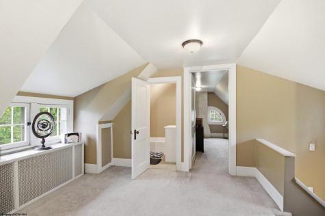 5 Woodside Drive Fairmont WV 26554
