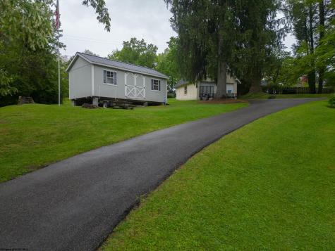 5 Woodside Drive Fairmont WV 26554