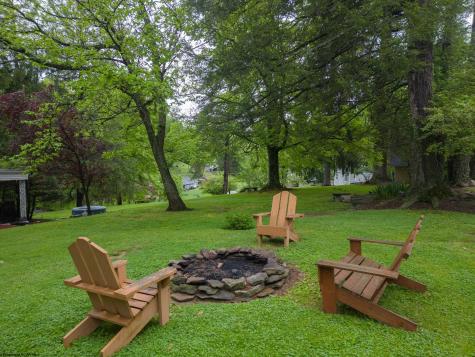 5 Woodside Drive Fairmont WV 26554