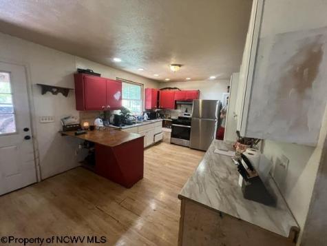 167 Penny Lane Salem WV 26426