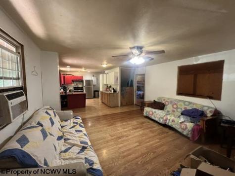 167 Penny Lane Salem WV 26426