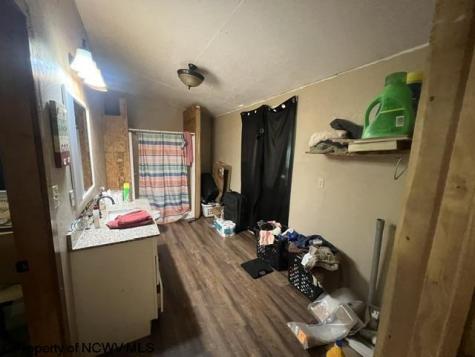 167 Penny Lane Salem WV 26426