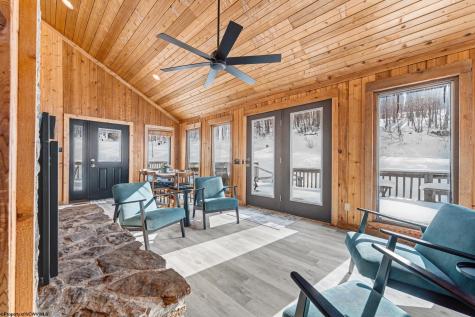 53 Ski In Court Davis WV 26260