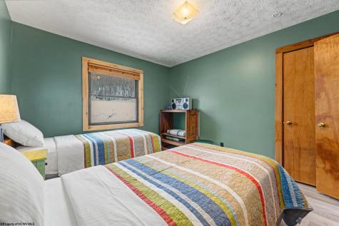 53 Ski In Court Davis WV 26260