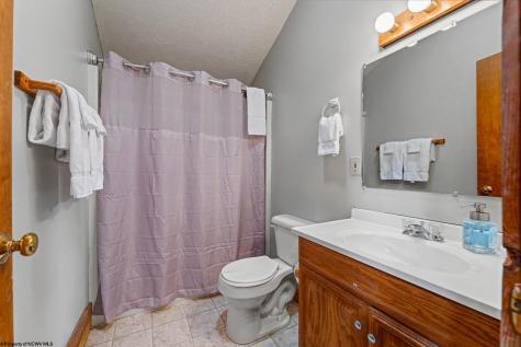 53 Ski In Court Davis WV 26260