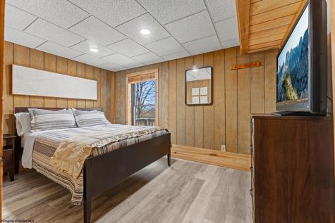 53 Ski In Court Davis WV 26260