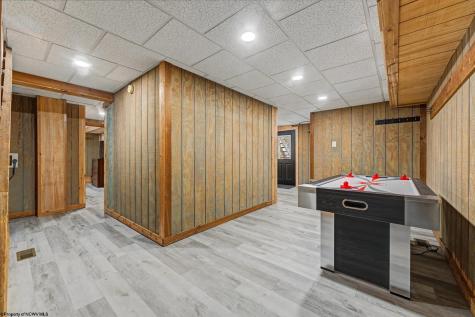 53 Ski In Court Davis WV 26260