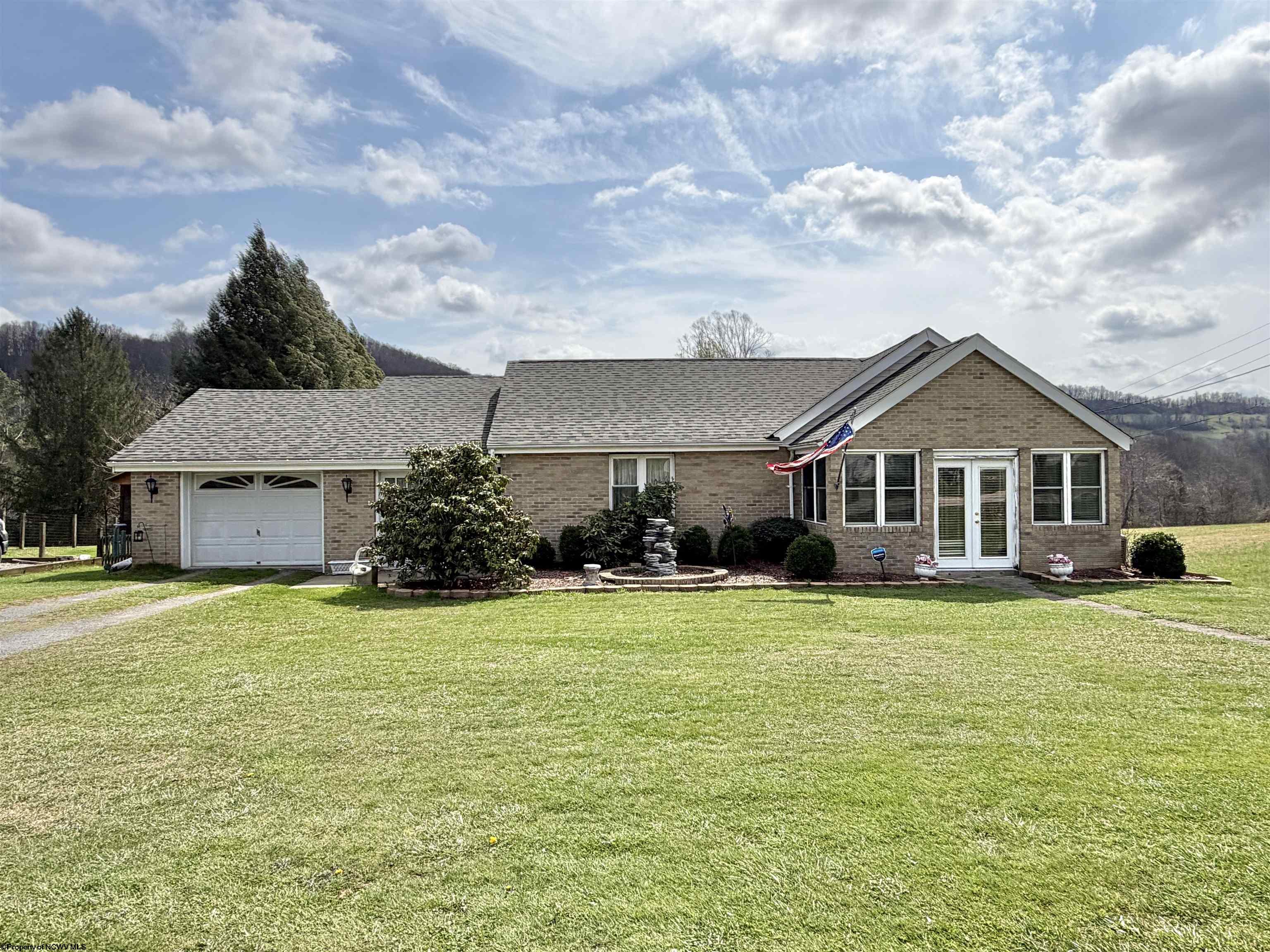 2654 Hood Avenue Shinnston WV 26431