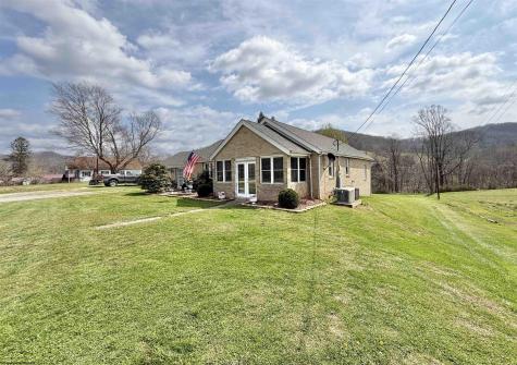2654 Hood Avenue Shinnston WV 26431
