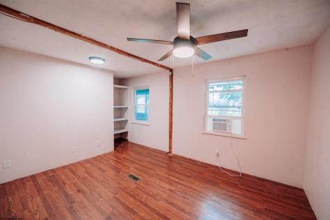 12 Goldenrod Lane Clarksburg WV 26301