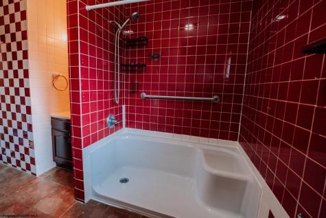 12 Goldenrod Lane Clarksburg WV 26301