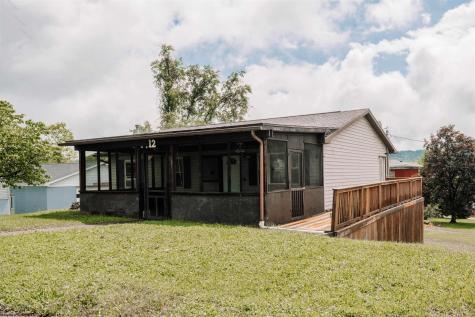 12 Goldenrod Lane Clarksburg WV 26301
