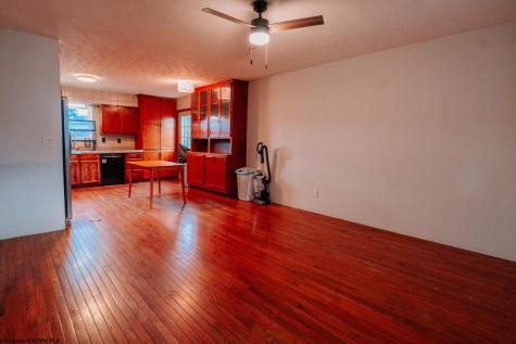 12 Goldenrod Lane Clarksburg WV 26301