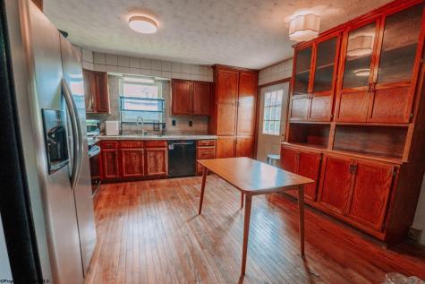 12 Goldenrod Lane Clarksburg WV 26301