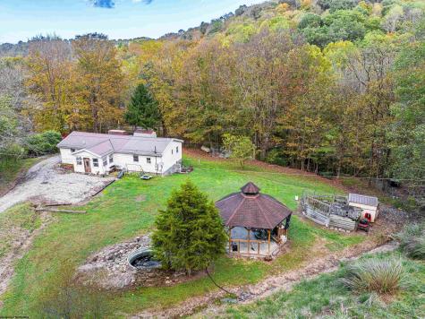 405 Catawba Road Fairmont WV 26554