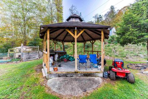 405 Catawba Road Fairmont WV 26554