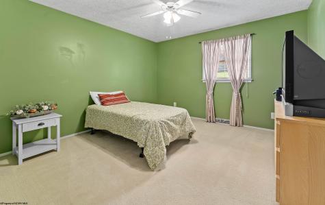813 Cottonwood Street Morgantown WV 26505