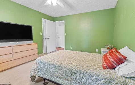 813 Cottonwood Street Morgantown WV 26505