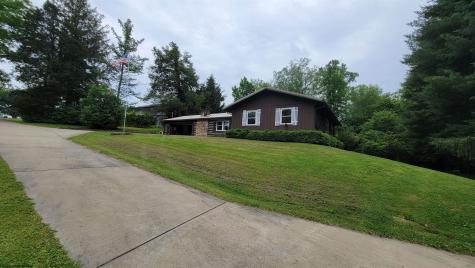 1715 Big Tree Drive Fairmont WV 26554