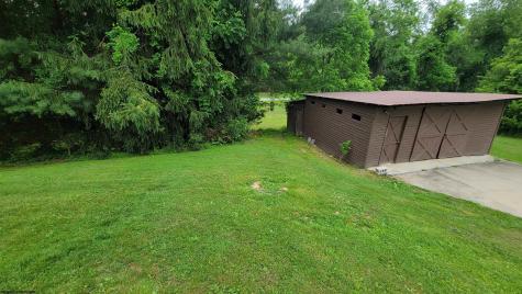 1715 Big Tree Drive Fairmont WV 26554