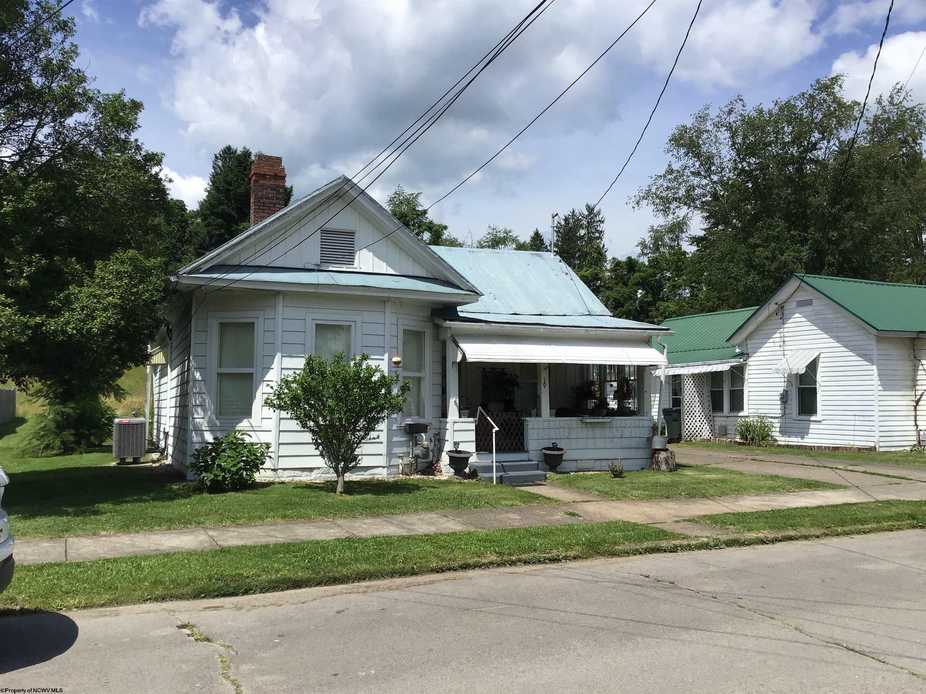 19 Pinnell Street Buckhannon WV 26201