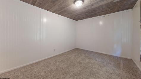 1365 Chestnut Street Idamay WV 26576