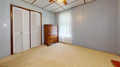 1365 Chestnut Street Idamay WV 26576