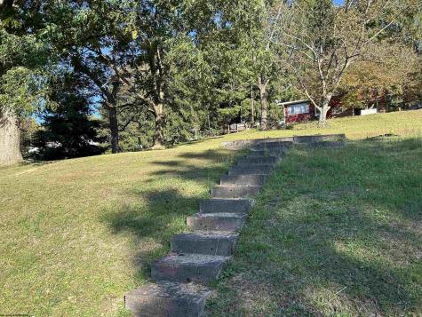 1365 Chestnut Street Idamay WV 26576
