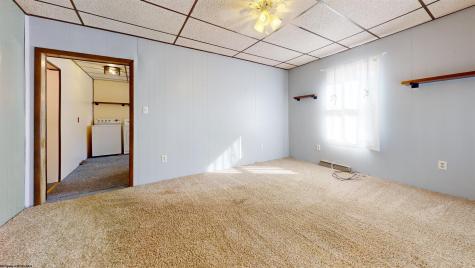 1365 Chestnut Street Idamay WV 26576