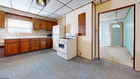 1365 Chestnut Street Idamay WV 26576