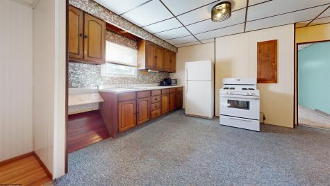 1365 Chestnut Street Idamay WV 26576