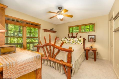 206 Columbine Circle Terra Alta WV 26764