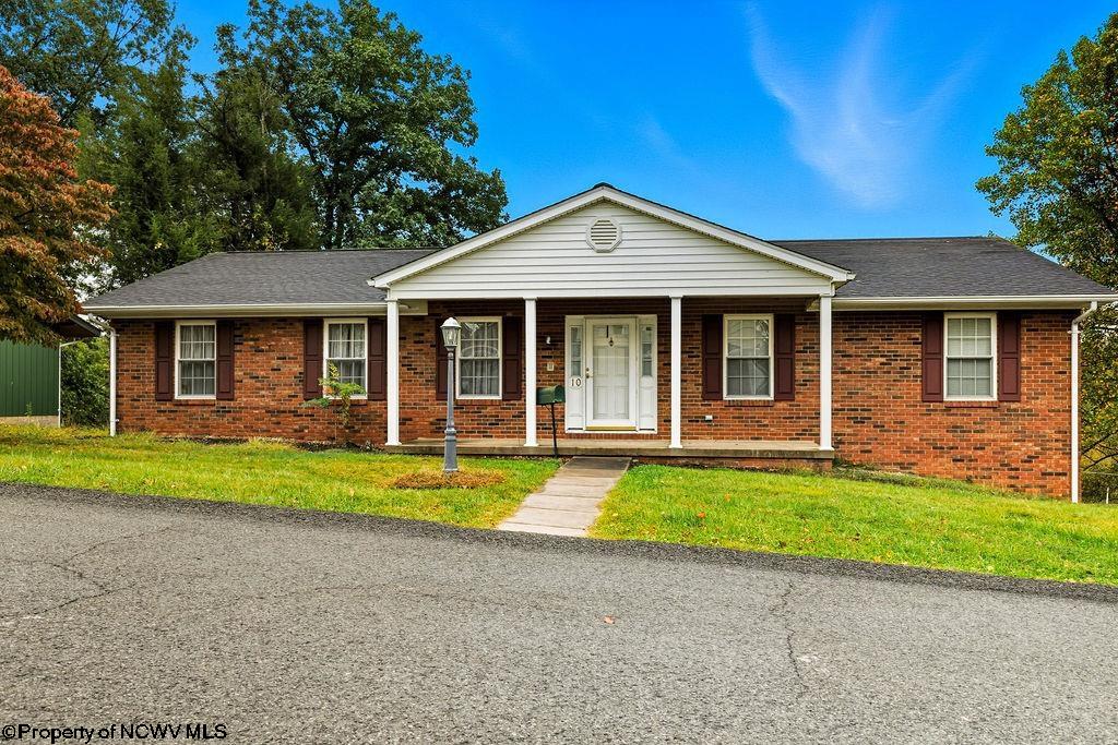 10 Greenwood Drive Fairmont WV 26554