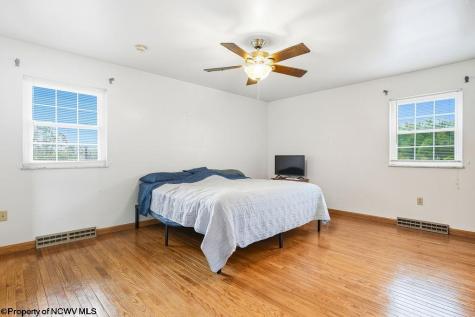 10 Greenwood Drive Fairmont WV 26554