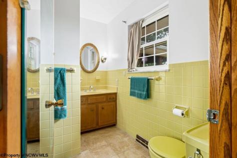 10 Greenwood Drive Fairmont WV 26554