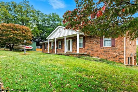10 Greenwood Drive Fairmont WV 26554