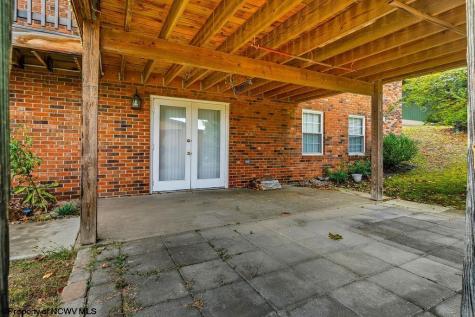 10 Greenwood Drive Fairmont WV 26554