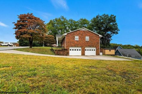 10 Greenwood Drive Fairmont WV 26554