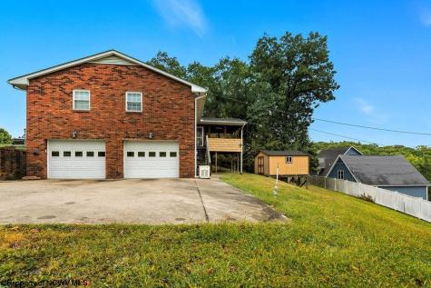 10 Greenwood Drive Fairmont WV 26554